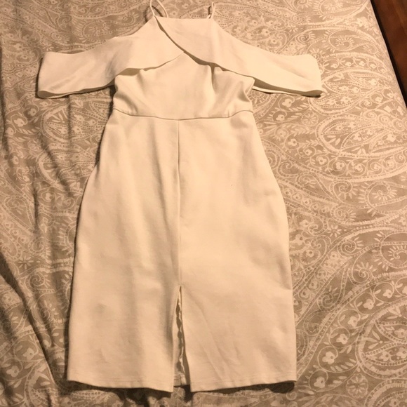 Gianni Bini Dresses & Skirts - Gorgeous Size Small White Gianni Bini Dress